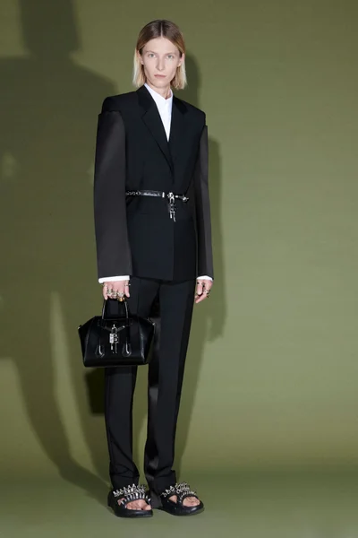 Look 42